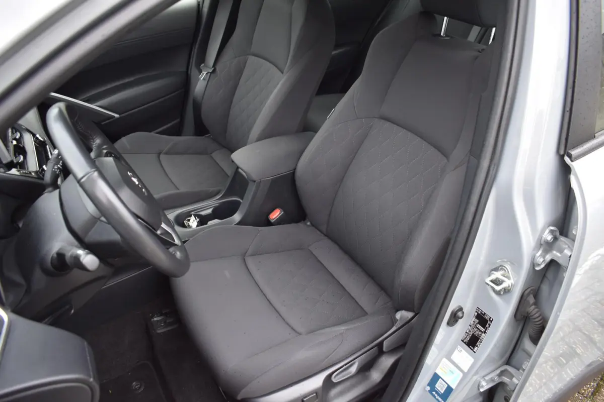 Hybrid Active | Camera | Carplay | Cruise Control |