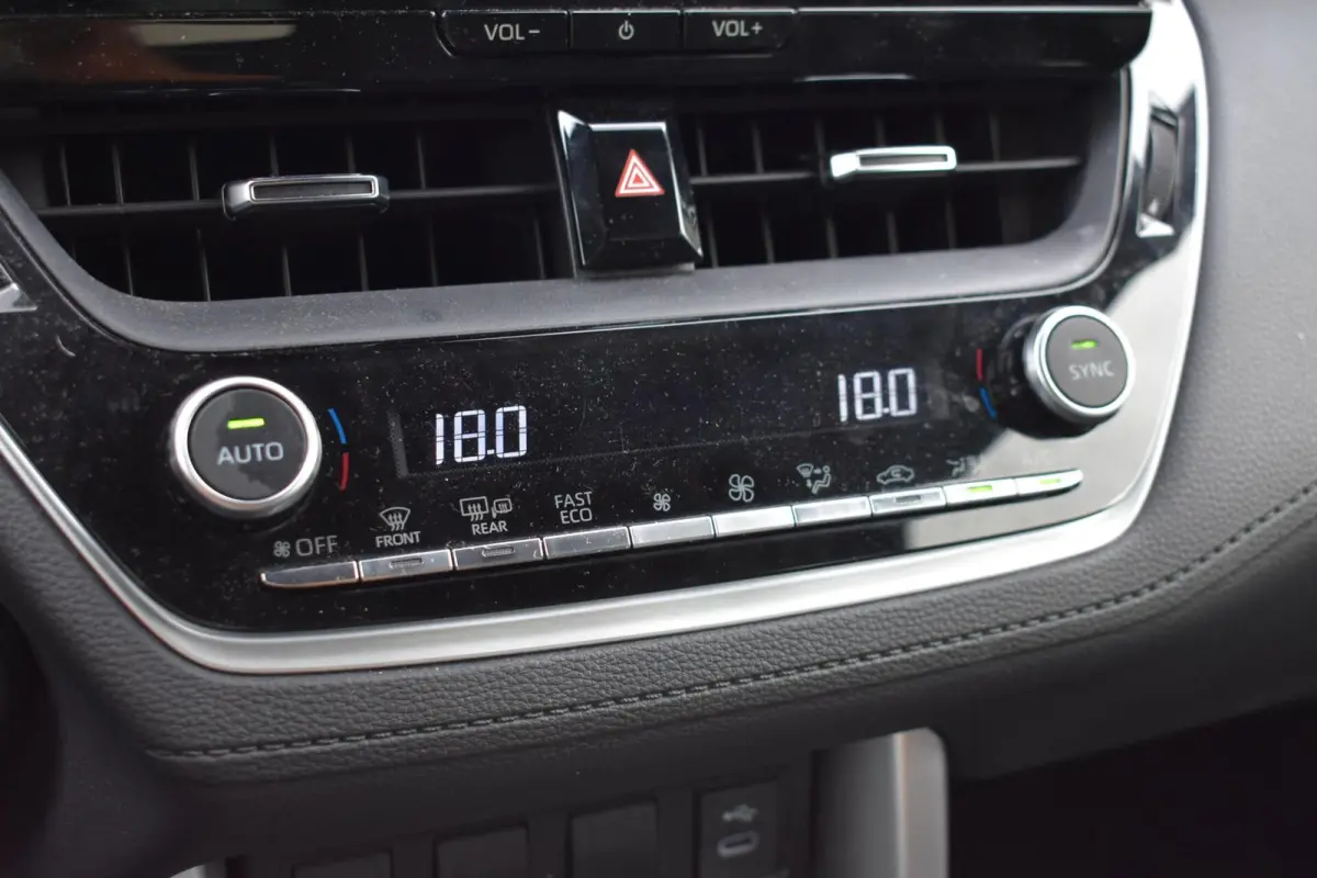 Hybrid Active | Camera | Carplay | Cruise Control |