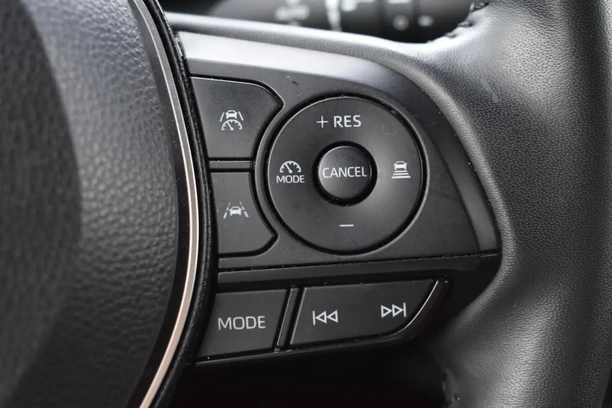 Hybrid Active | Camera | Carplay | Cruise Control |