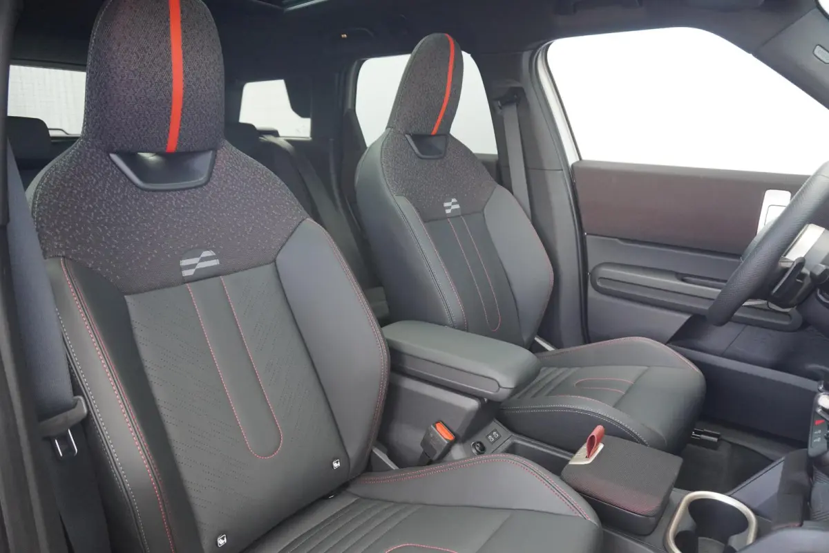 John Cooper Works ALL4 | Pakket XL | Harman Kardon | Panoramadak | Stoel & Stuurverwaming | Driving Assitant Proffesional | Massagefunctie