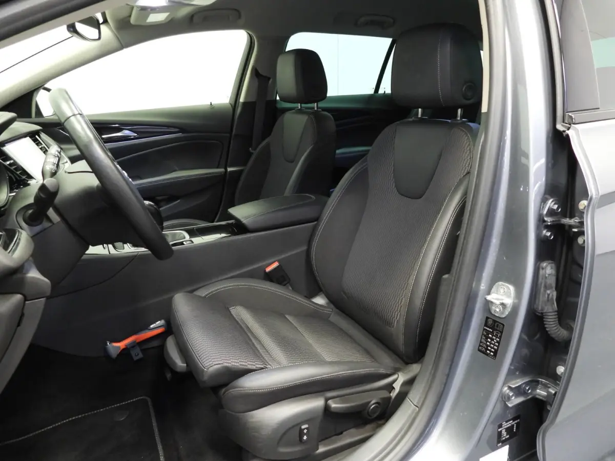 1.5 Turbo Business Executive NAVI/CAMERA/WINTERPACK/17"LMV!