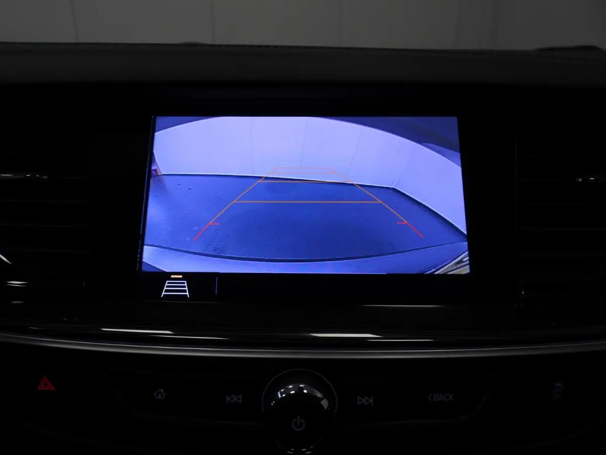 1.5 Turbo Business Executive NAVI/CAMERA/WINTERPACK/17"LMV!