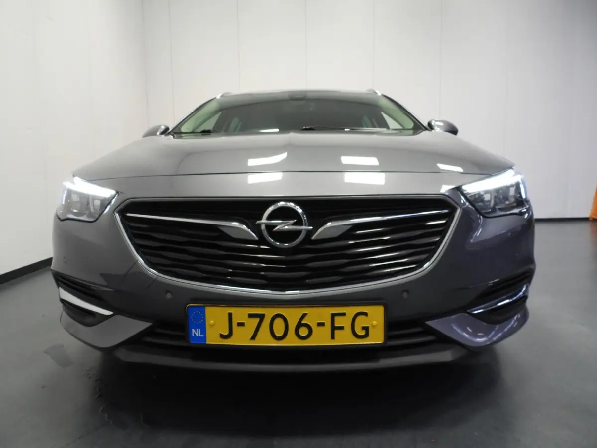 1.5 Turbo Business Executive NAVI/CAMERA/WINTERPACK/17"LMV!