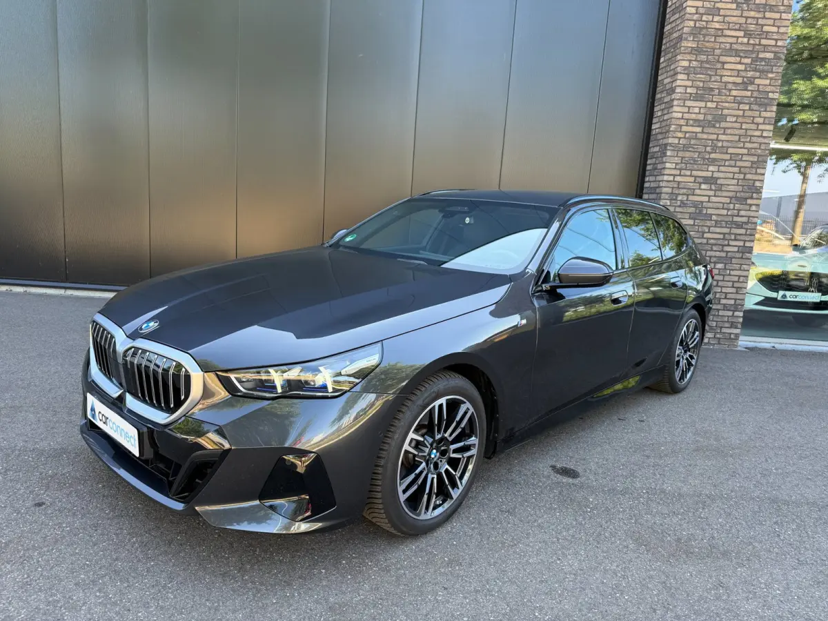 520i Touring M-sport Trekhaak, Navi prof, Winter, HUD, Leder, Stoelkoel BOMVOL!