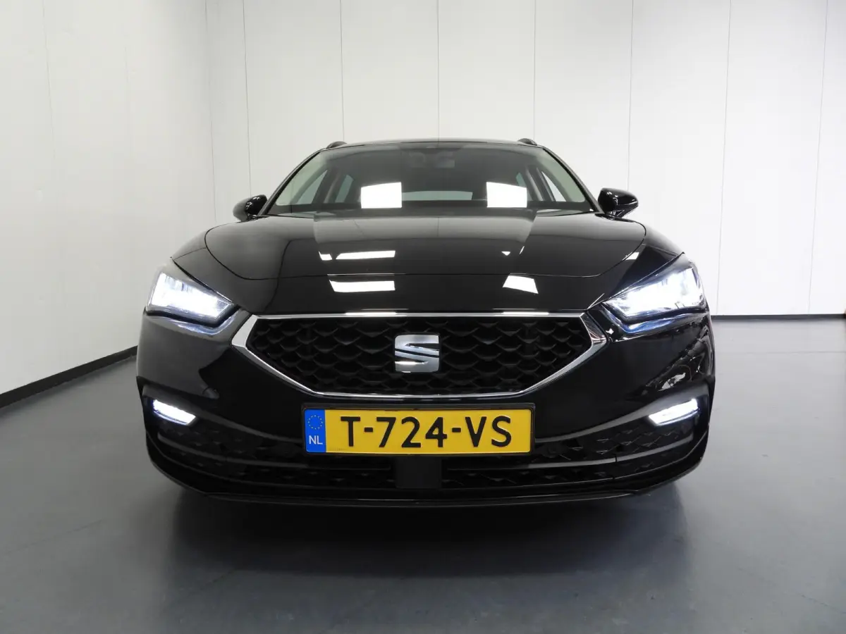 1.0 eTSI Aut. Style Business Intense NAVI/CAMERA/LED/TREKH./17"LMV!