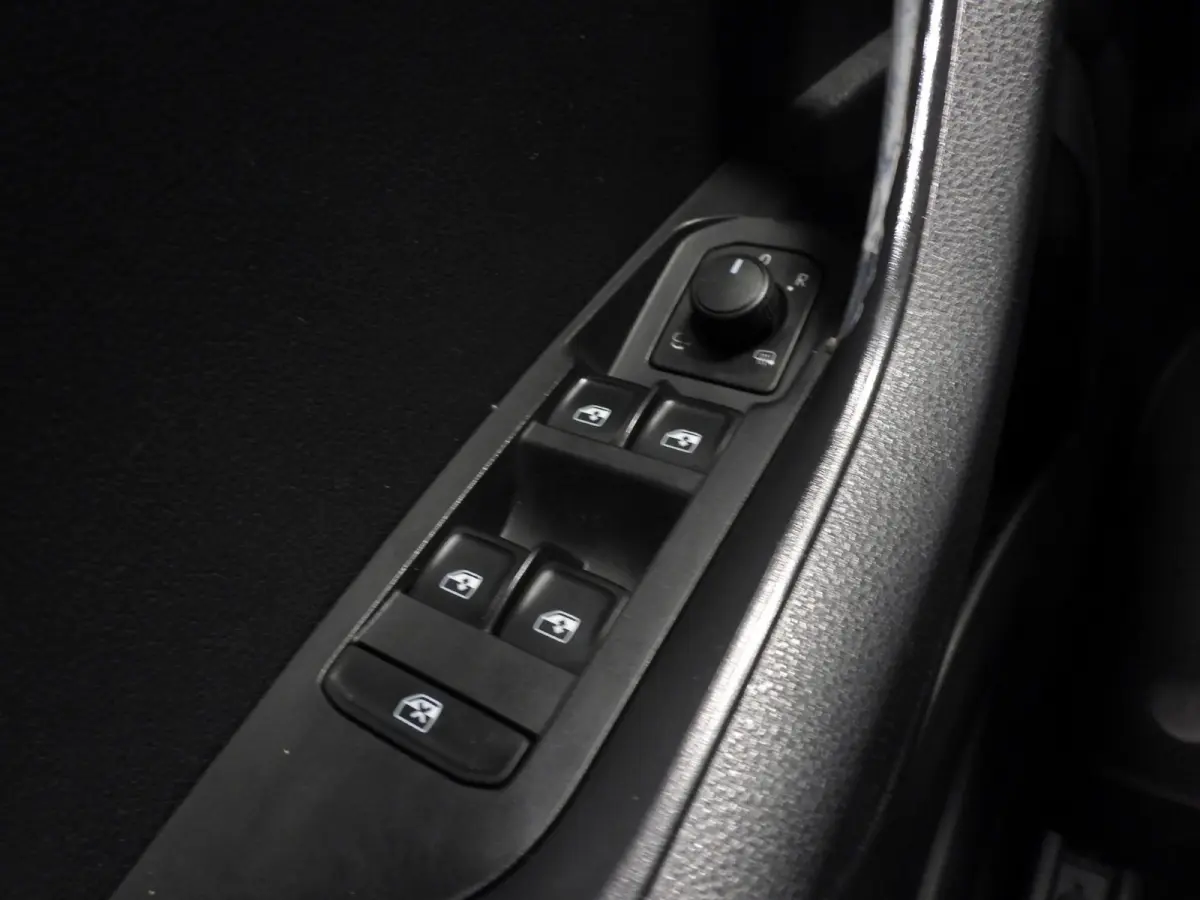 1.0 TSI Ambition NAVI/CAMERA/CLIMA/LED/16"LMV!