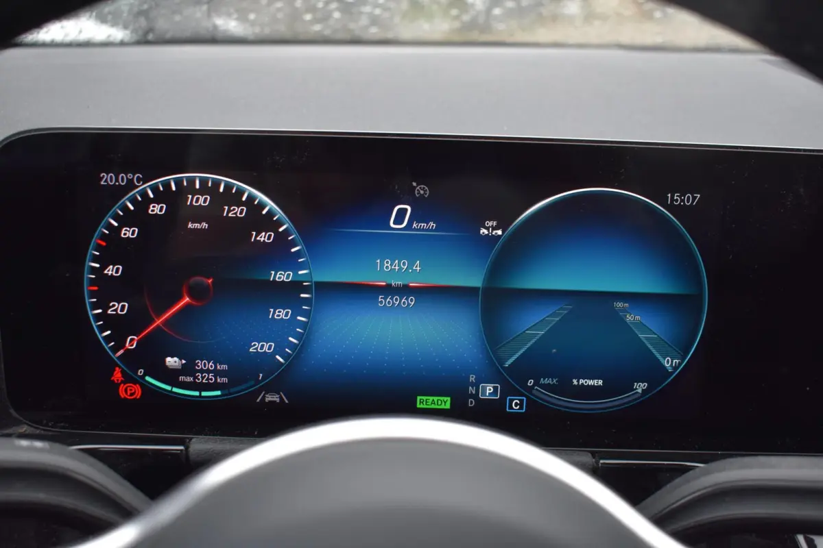 250+ Luxury Line 71 kWh | Stoelverwarming | Pano | Leder |