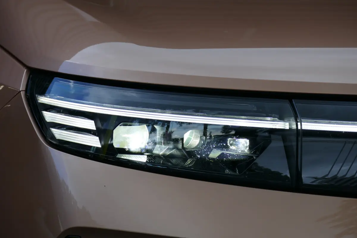 EV 73KWH 213PK GS AUTOMAAT / CAMERA V+A / PANO.DAK / STOEL-STUURVERWARMING / CARPLAY / SOH 96,25% / ELEKTR. ACHTERKLEP / MASSAGESTOEL / KEYLESS / FULL-LED / 20"LMV / AGR / NAVI / CLIMA / PDC
