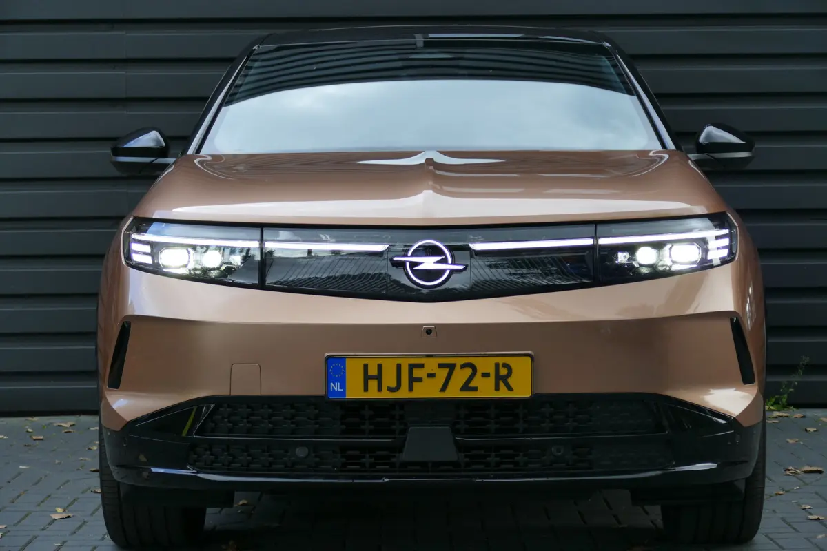 EV 73KWH 213PK GS AUTOMAAT / CAMERA V+A / PANO.DAK / STOEL-STUURVERWARMING / CARPLAY / SOH 96,25% / ELEKTR. ACHTERKLEP / MASSAGESTOEL / KEYLESS / FULL-LED / 20"LMV / AGR / NAVI / CLIMA / PDC