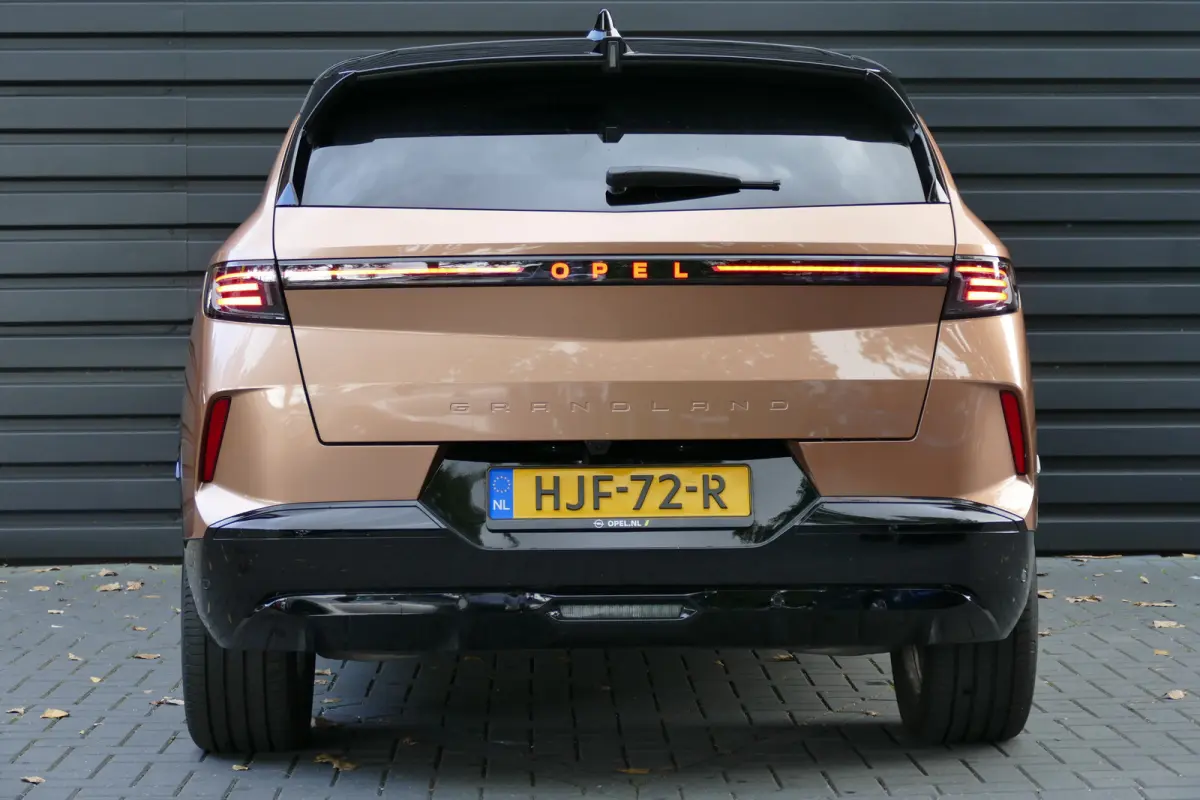 EV 73KWH 213PK GS AUTOMAAT / CAMERA V+A / PANO.DAK / STOEL-STUURVERWARMING / CARPLAY / SOH 96,25% / ELEKTR. ACHTERKLEP / MASSAGESTOEL / KEYLESS / FULL-LED / 20"LMV / AGR / NAVI / CLIMA / PDC