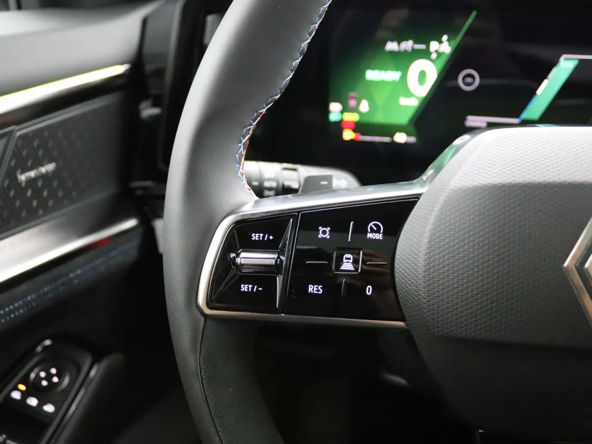 esprit Alpine full hybrid E-Tech 200 | pack light & sound | pack privilège | 4CONTROL advanced |