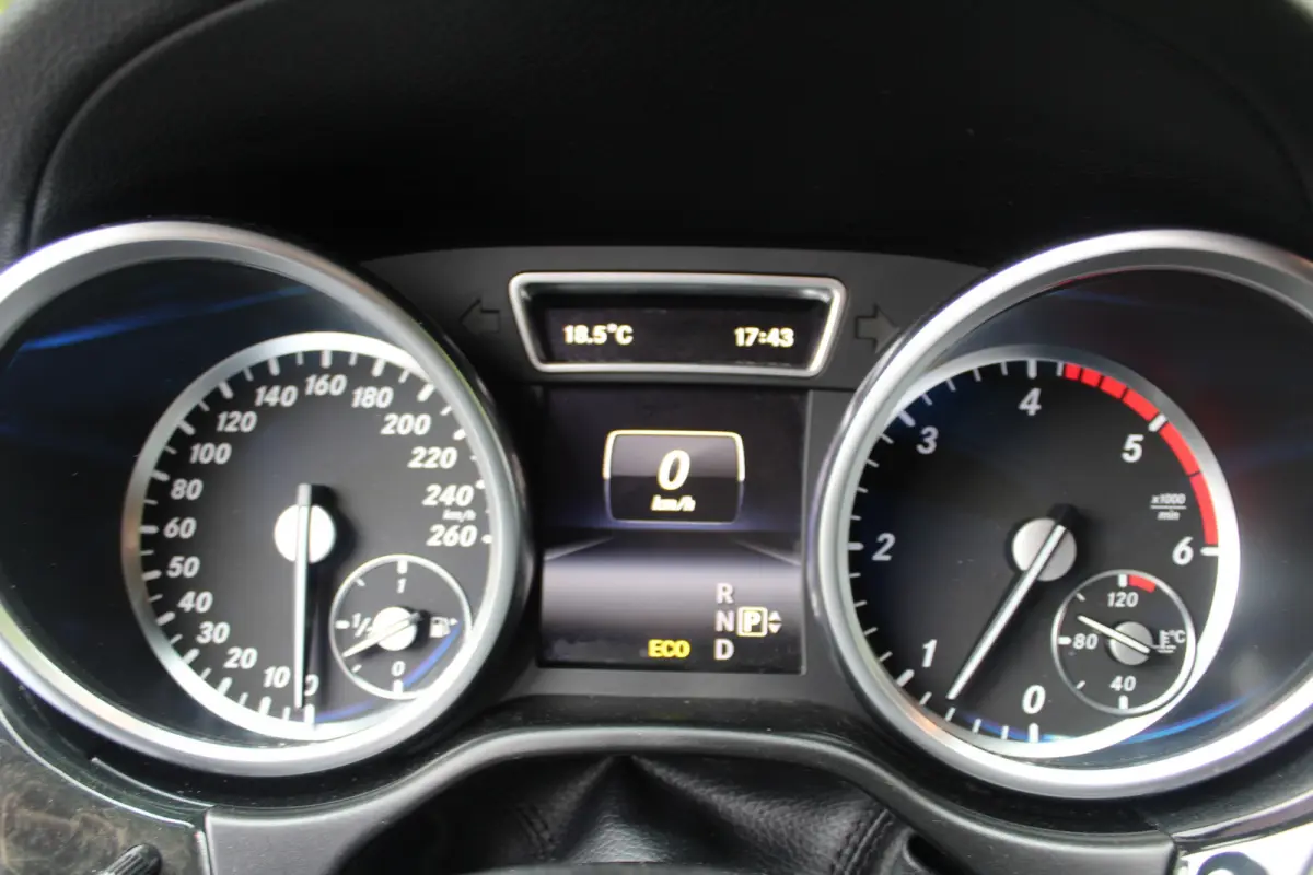 ML 350 BLUETEC 4MATIC 259PK Automaat Grijs Kenteken Panoramadak| Trekhaak | Parkeercamera | Memory | Leder