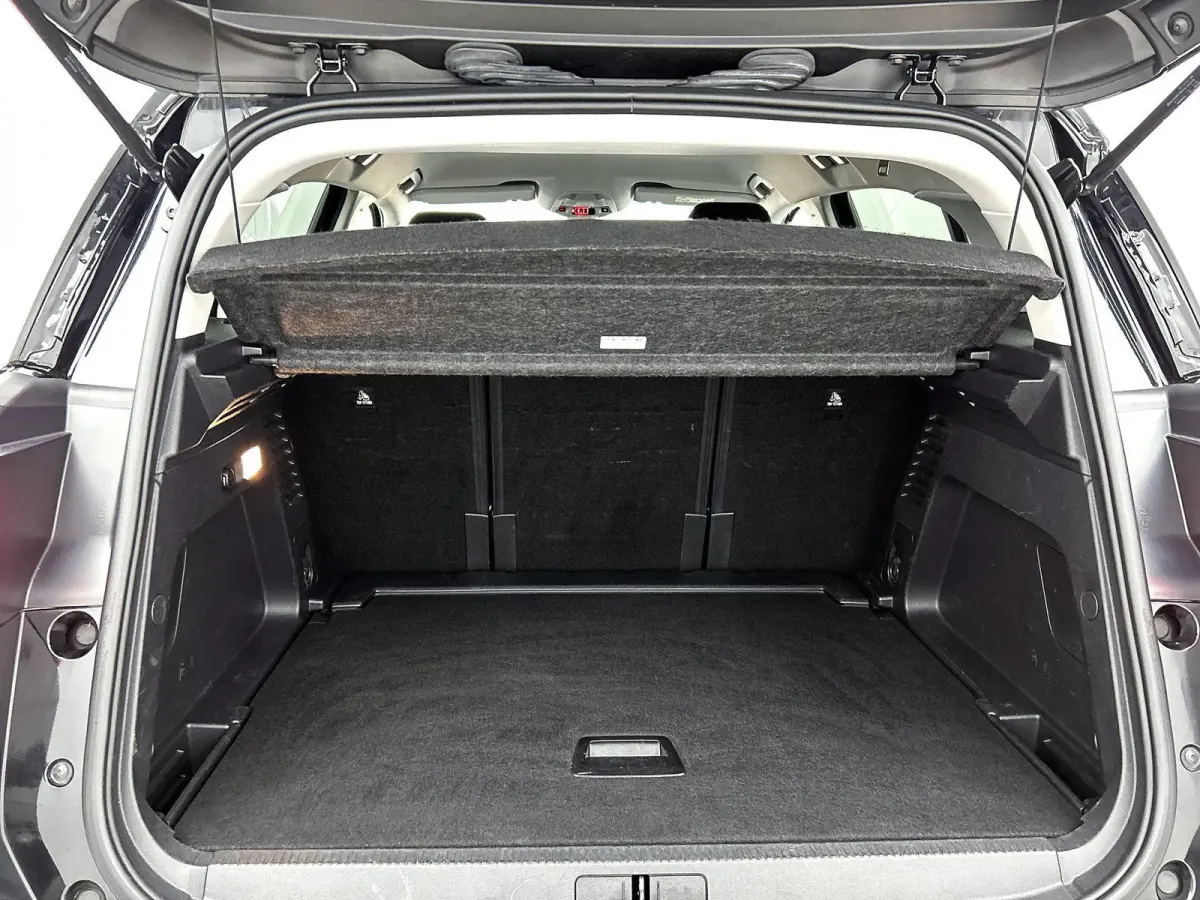 1.2 Business Plus 130pk | Navigatie | Adaptieve Cruise Control | 18"LMV | Keyless Entry/Start | Dodehoekdetectie | Camera | LED | Apple Carplay/Android Auto |