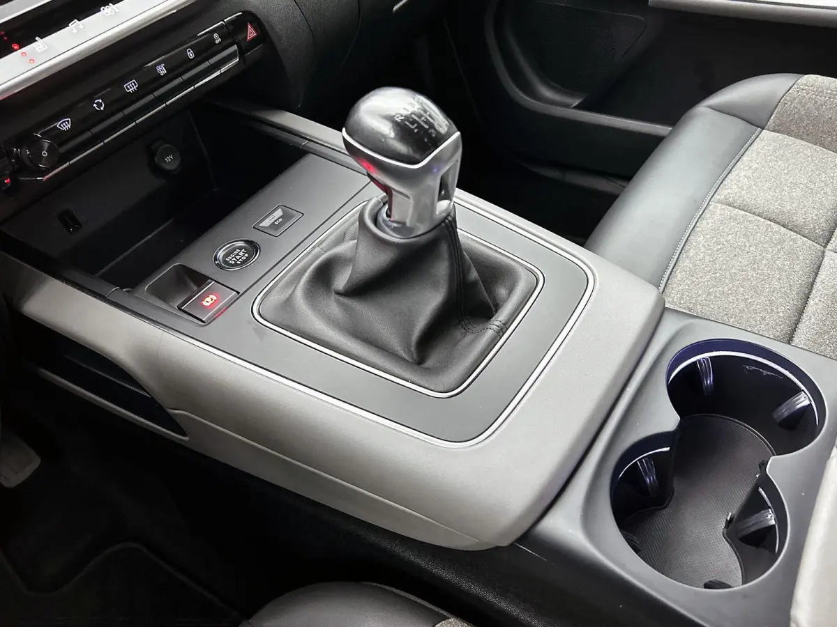 1.2 Business Plus 130pk | Navigatie | Adaptieve Cruise Control | 18"LMV | Keyless Entry/Start | Dodehoekdetectie | Camera | LED | Apple Carplay/Android Auto |