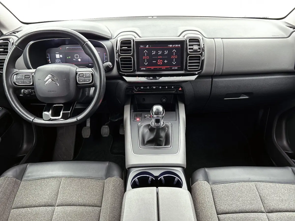 1.2 Business Plus 130pk | Navigatie | Adaptieve Cruise Control | 18"LMV | Keyless Entry/Start | Dodehoekdetectie | Camera | LED | Apple Carplay/Android Auto |
