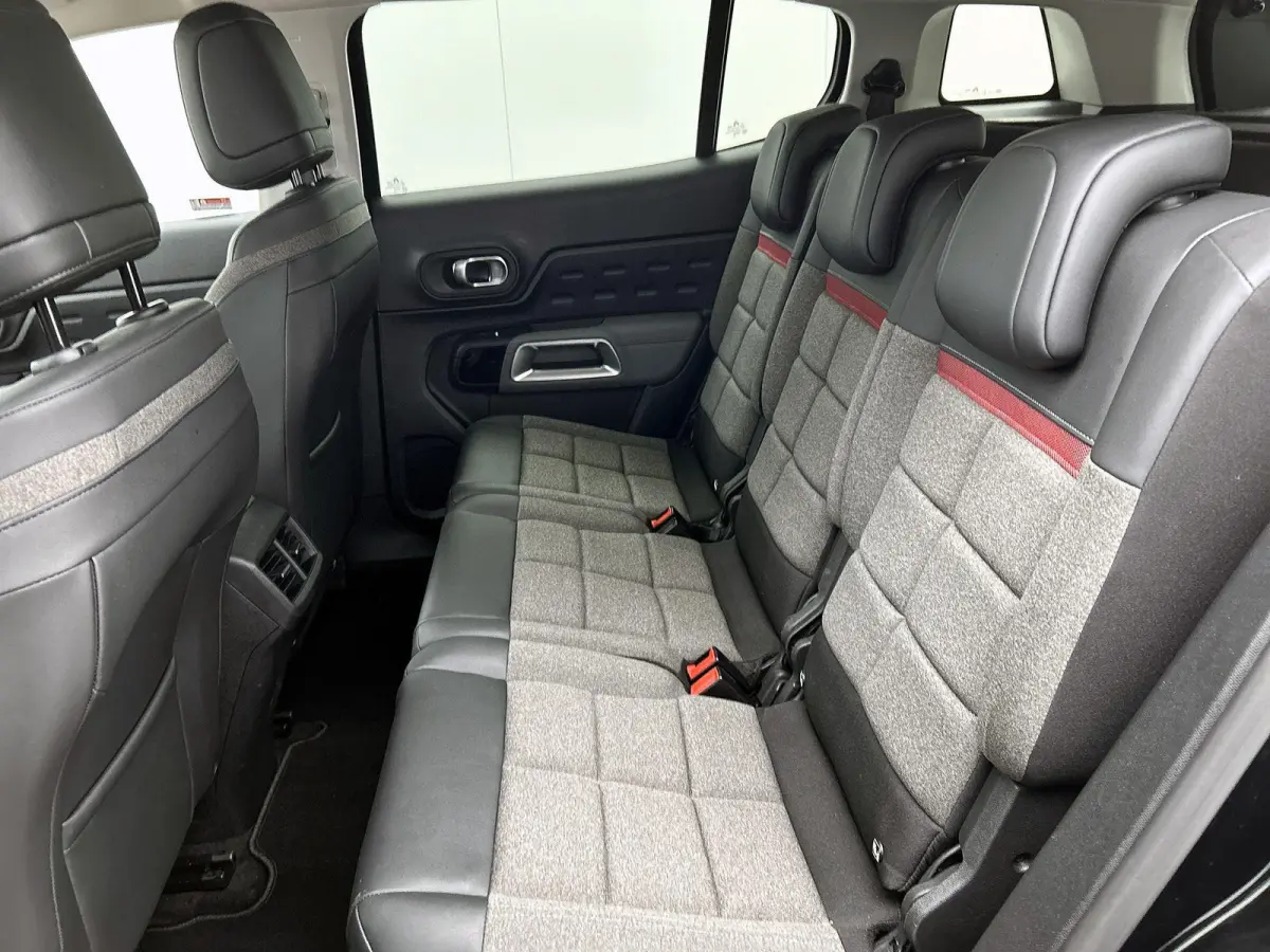 1.2 Business Plus 130pk | Navigatie | Adaptieve Cruise Control | 18"LMV | Keyless Entry/Start | Dodehoekdetectie | Camera | LED | Apple Carplay/Android Auto |