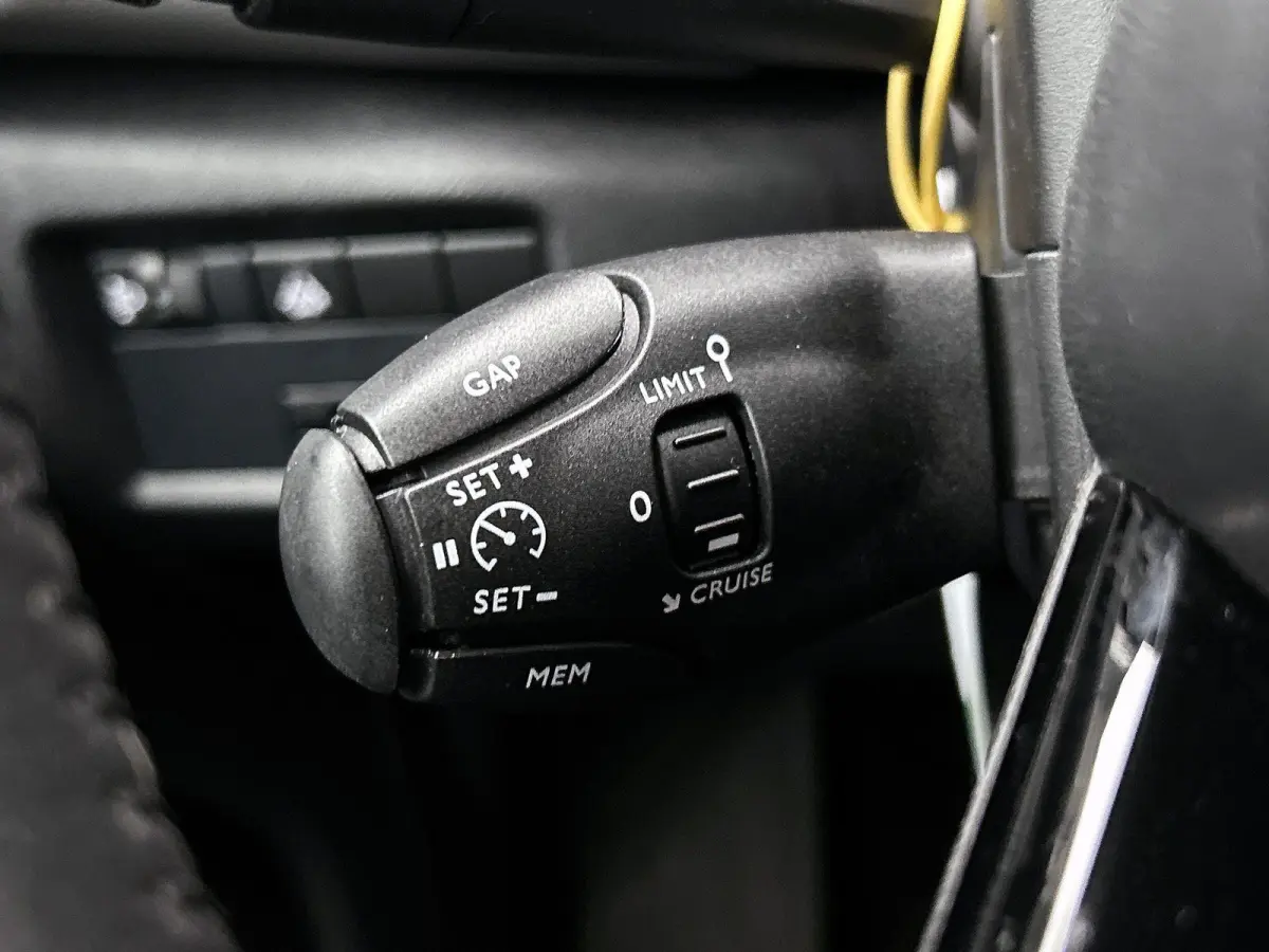 1.2 Business Plus 130pk | Navigatie | Adaptieve Cruise Control | 18"LMV | Keyless Entry/Start | Dodehoekdetectie | Camera | LED | Apple Carplay/Android Auto |