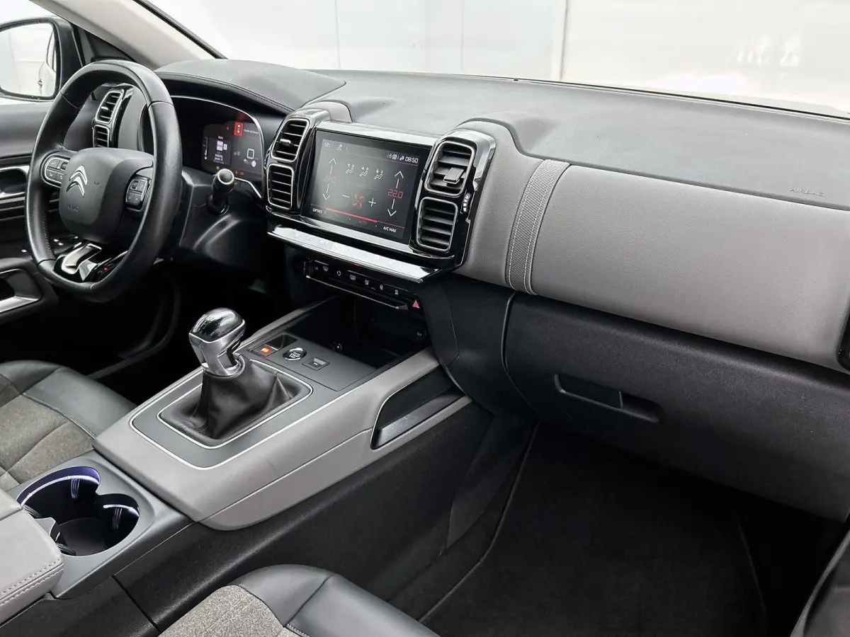1.2 Business Plus 130pk | Navigatie | Adaptieve Cruise Control | 18"LMV | Keyless Entry/Start | Dodehoekdetectie | Camera | LED | Apple Carplay/Android Auto |