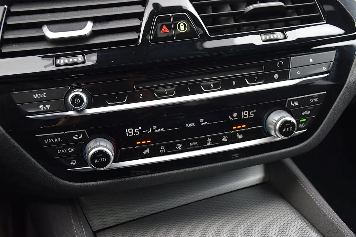 530e iPerformance High Executive*M-Pakket*DAK*360Cam*20Inch*Enz