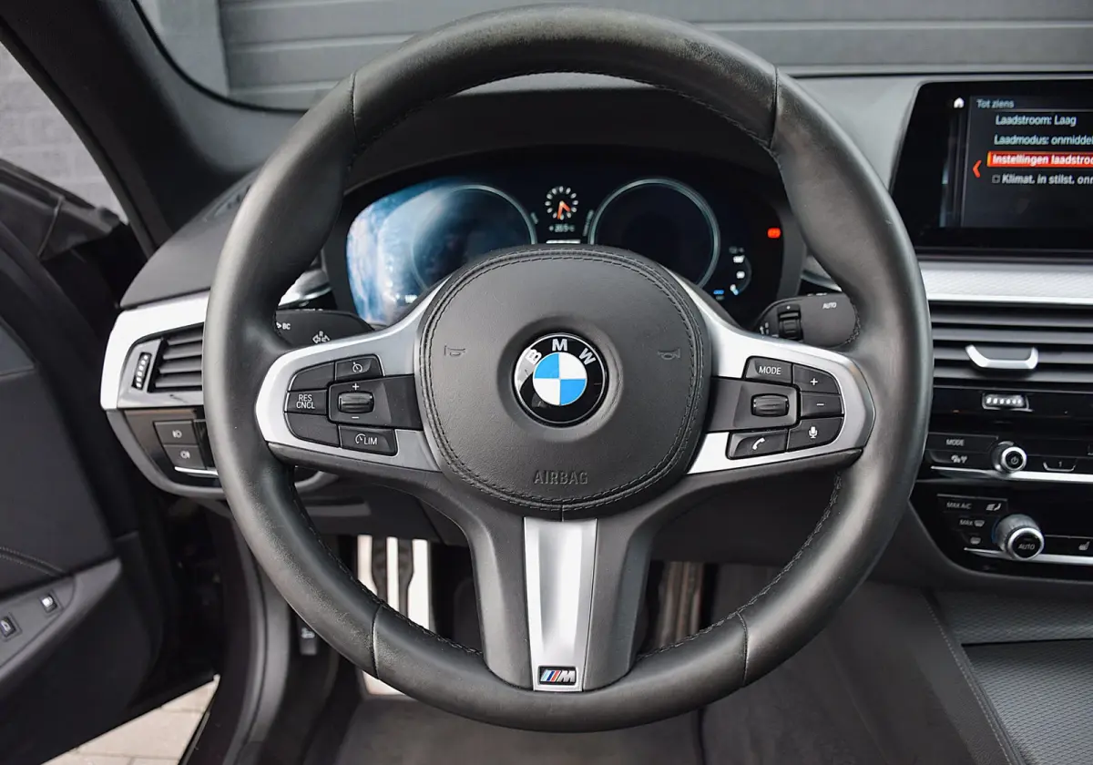 530e iPerformance High Executive*M-Pakket*DAK*360Cam*20Inch*Enz