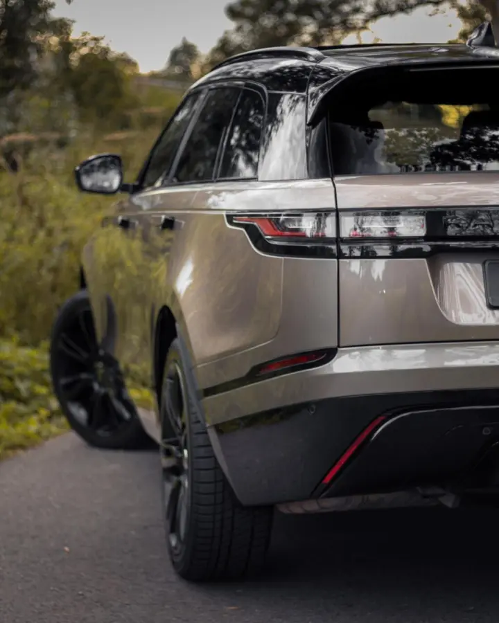 2.0 I4 Turbo AWD R-Dynamic HSE