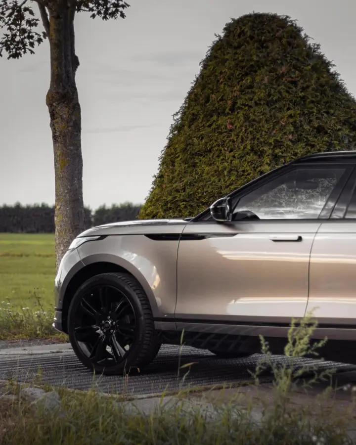 2.0 I4 Turbo AWD R-Dynamic HSE