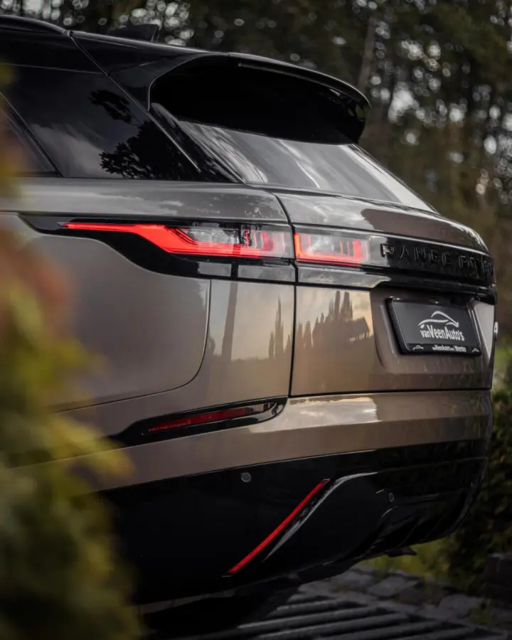 2.0 I4 Turbo AWD R-Dynamic HSE