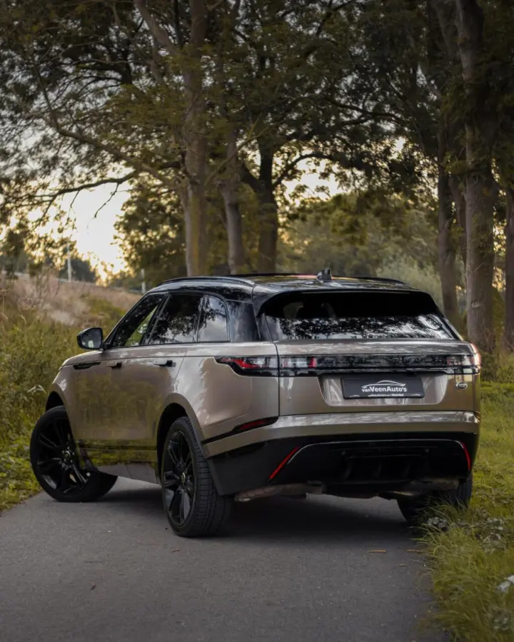 2.0 I4 Turbo AWD R-Dynamic HSE