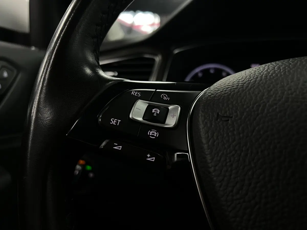 1.0 TSI 1.0 TSI | Elek.Koffer| Carplay| ACC