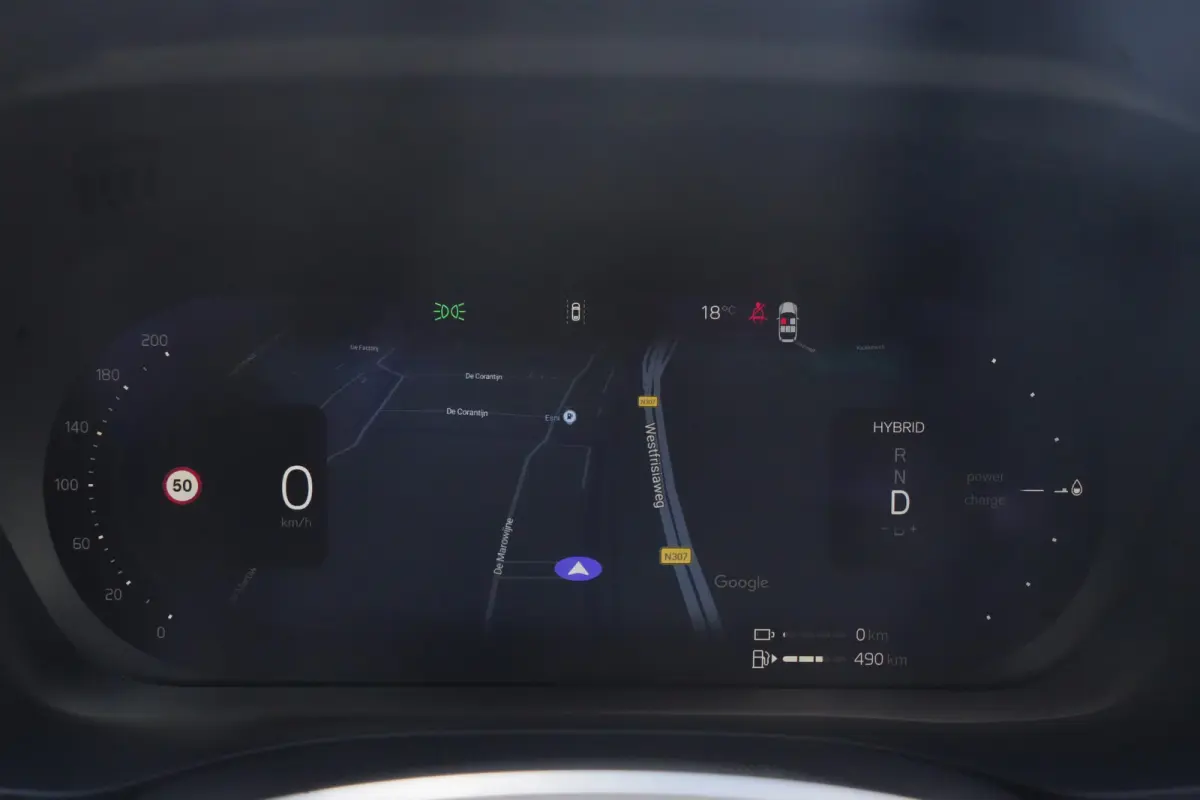 2.0 T8 Plug-in hybrid AWD Ultra Dark | Luchtvering | Pano | Trekhaak | Volvo XC60 2.0 T8 Plug-in Hybrid AWD Ultra Dark met 2.0 viercilinder plug-in hybride aandrijflijn en 455 PK, voorzien v