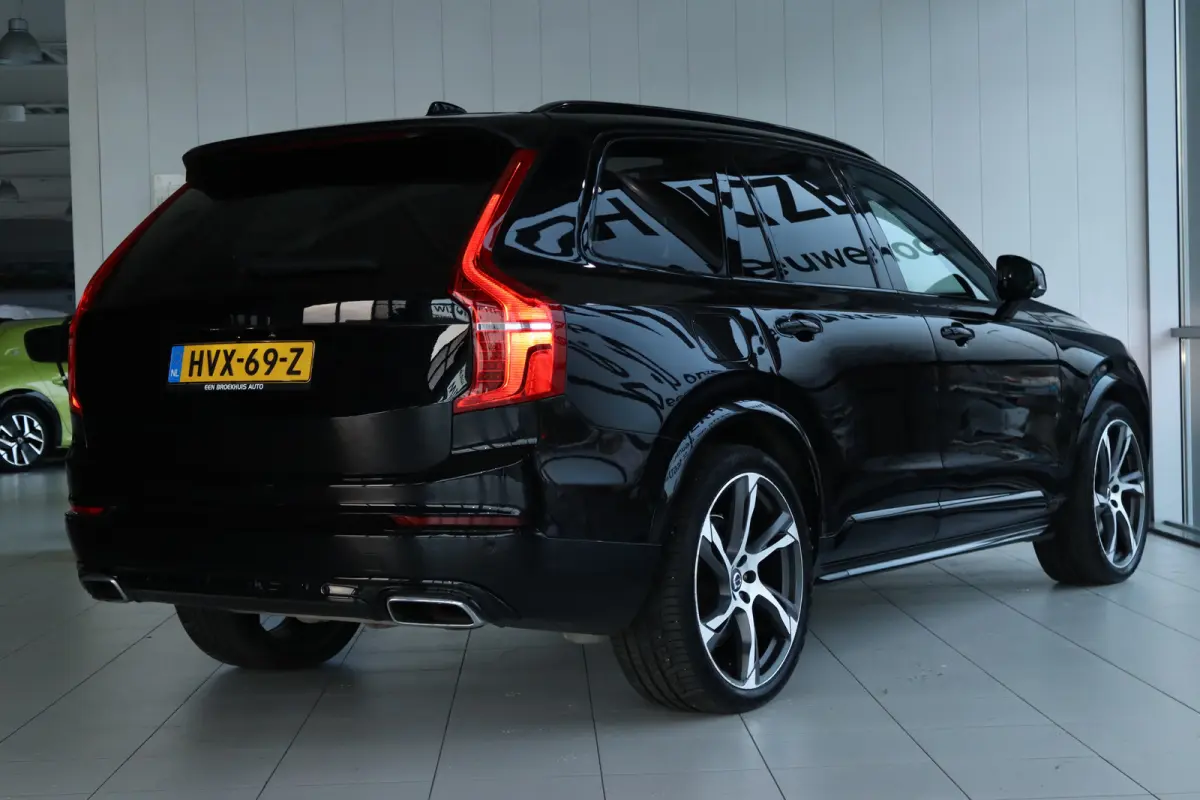 2.0 T8 Recharge AWD R-Design | SoH 98% | Adapt. Cruise | Bowers & Wilkins | 360 Camera | Alcantara Hemel | Schuifdak | 22 Inch | Luchtvering | 7-Pers |