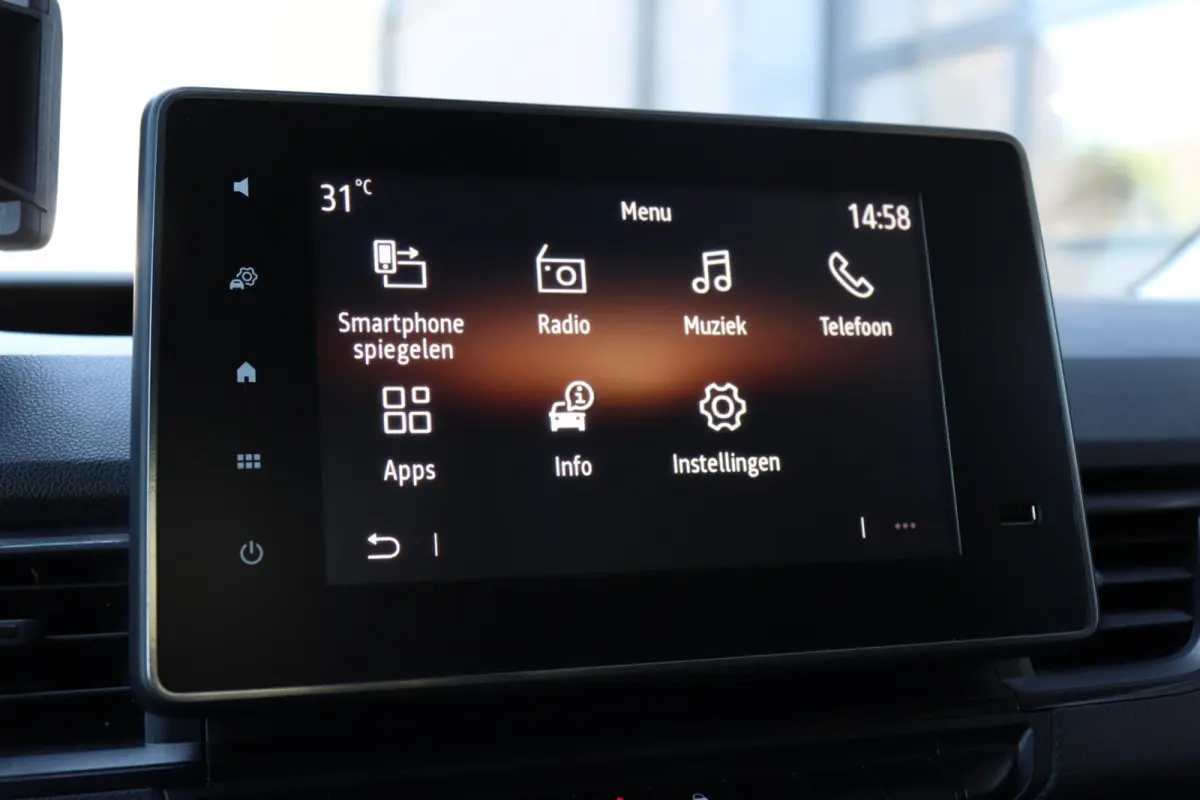 22 kW 44 kWh l CLIMA l CARPLAY l PDC
