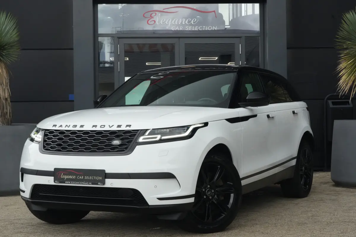 2.0 P400e AWD Dynamic SE | PHEV | 404 PK | Pano | Meridian | Camera De Velar P400e is qua prestaties behoorlijk serieus: 404 pk, 640 Nm en 0-100 km/u in slechts 5,4 seconden. Bovendien kun j