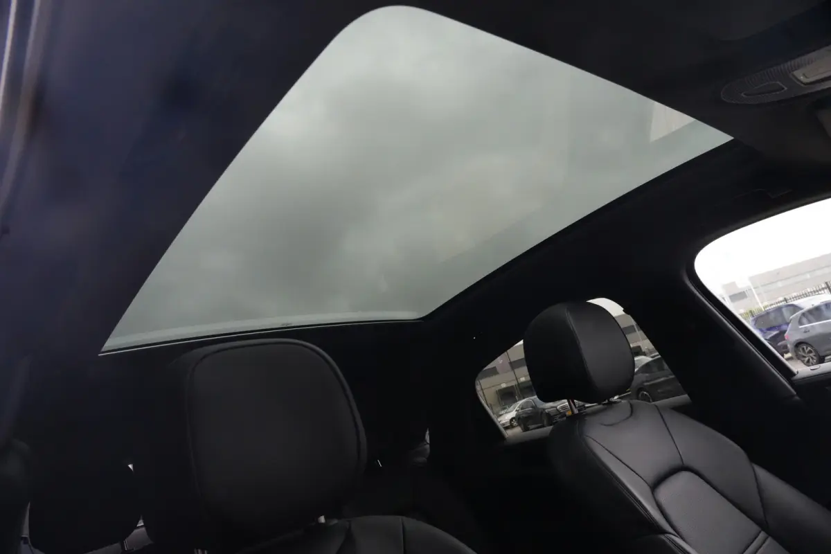 3.0 S E-Hybrid | 520PK | Pano | SportChrono | HUD | 360° Camera Porsche Cayenne S E-Hybrid Coupé | 3.0 V6 Turbo Plug-in Hybrid | 520 PK | 750 Nm | 0-100 km/u 4,7 sec. | 263 km/u | 4WD | 8-