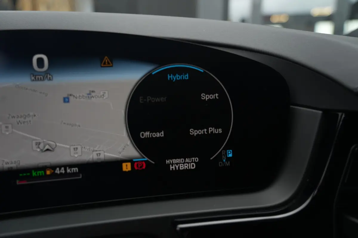3.0 S E-Hybrid | 520PK | Pano | SportChrono | HUD | 360° Camera Porsche Cayenne S E-Hybrid Coupé | 3.0 V6 Turbo Plug-in Hybrid | 520 PK | 750 Nm | 0-100 km/u 4,7 sec. | 263 km/u | 4WD | 8-
