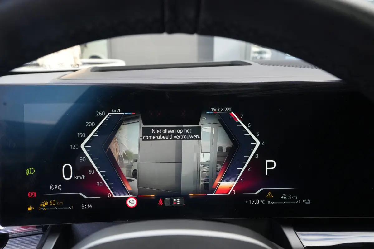 530e M Sport | 300PK | Pano | HarmanKardon | 360° | HUD | BMW 530e Touring M Sport 300 PK Plug-in Hybrid met 2.0 viercilinder, panoramadak, Head-Up Display, 360° camera, adaptieve cruise c