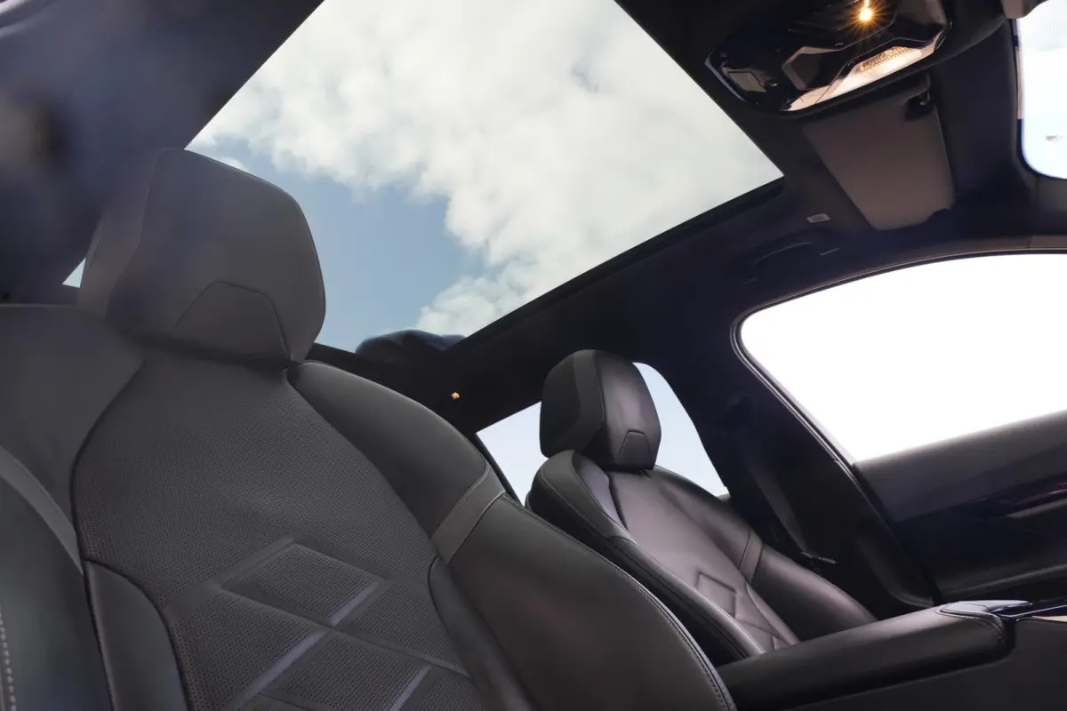 530e M Sport | 300PK | Pano | HarmanKardon | 360° | HUD | BMW 530e Touring M Sport 300 PK Plug-in Hybrid met 2.0 viercilinder, panoramadak, Head-Up Display, 360° camera, adaptieve cruise c