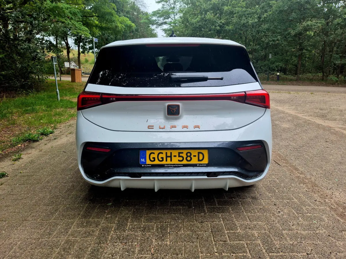Essential 63 kWh facelft btw
