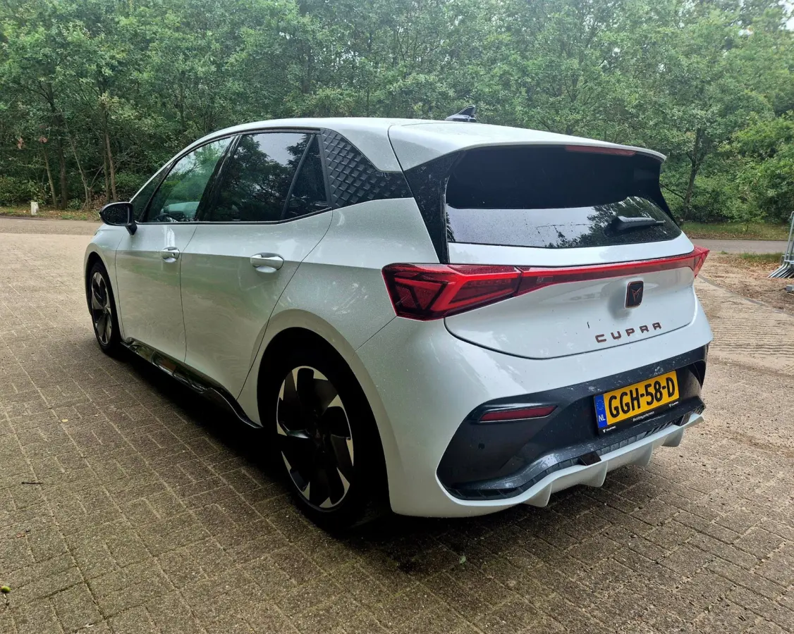 Essential 63 kWh facelft btw