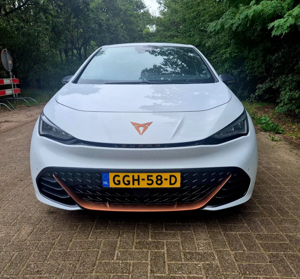 Essential 63 kWh facelft btw
