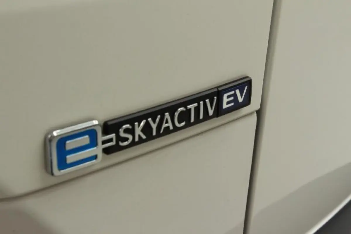 e-SkyActiv EV 145 Exclusive-line 36 kWh|HUD|MEM