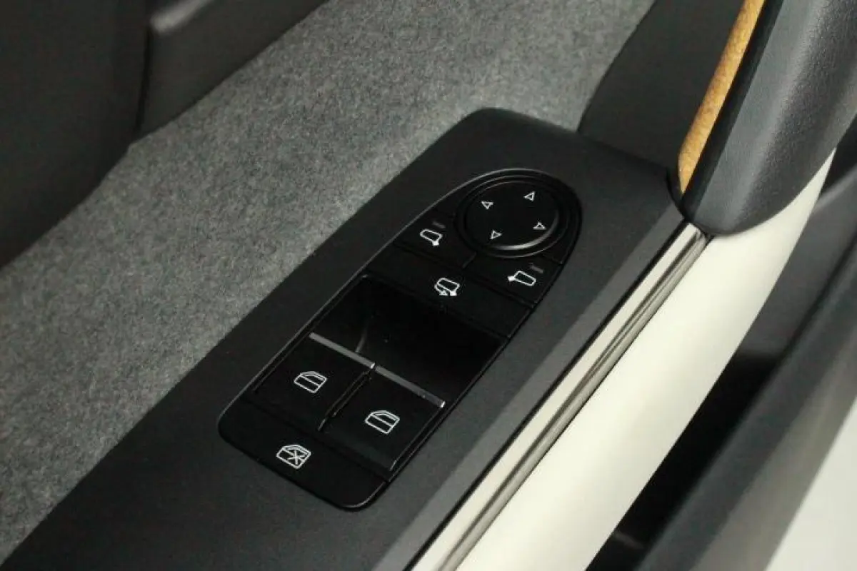 e-SkyActiv EV 145 Exclusive-line 36 kWh|HUD|MEM