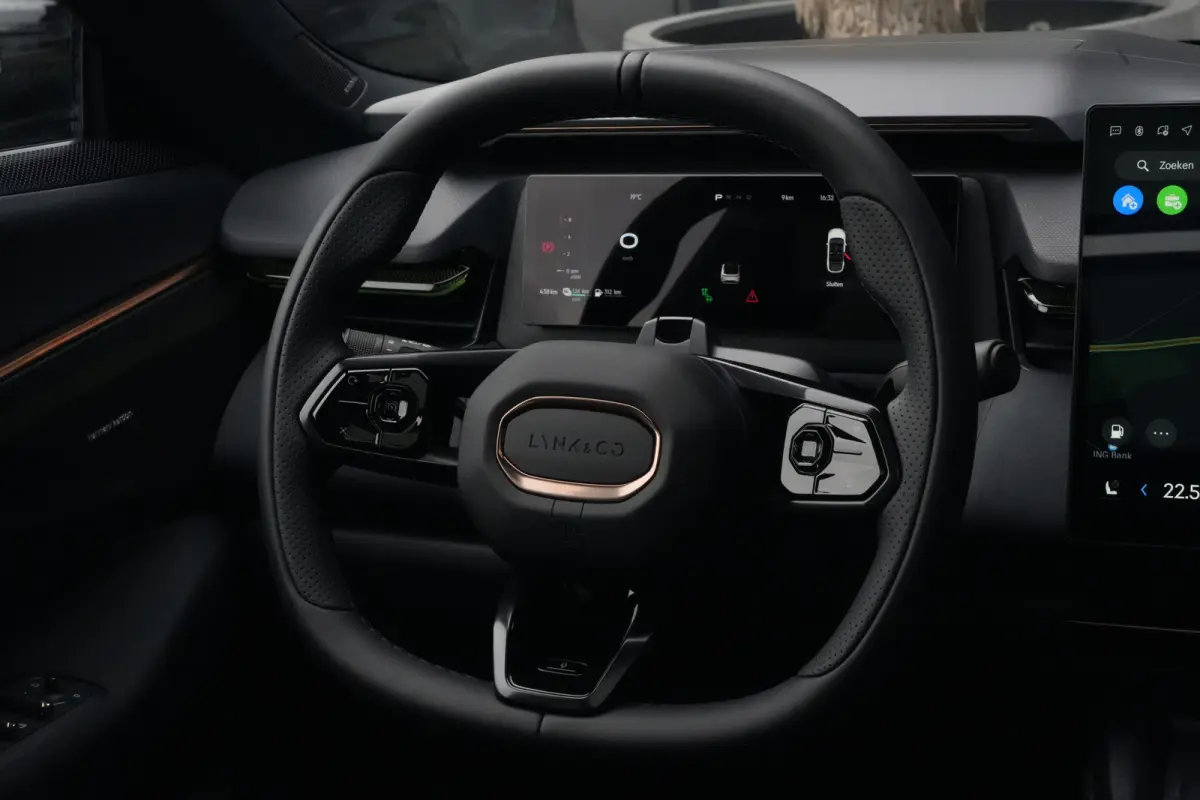 1.5 More | 350 PK | 200 KM EV | PANO | HARMAN KARDON | 360° | MASSAGE Deze zeer complete 08 More beschikt over een krachtige plug-in hybride aandrijflijn met 345 PK en 615 Nm koppel. Dankzi