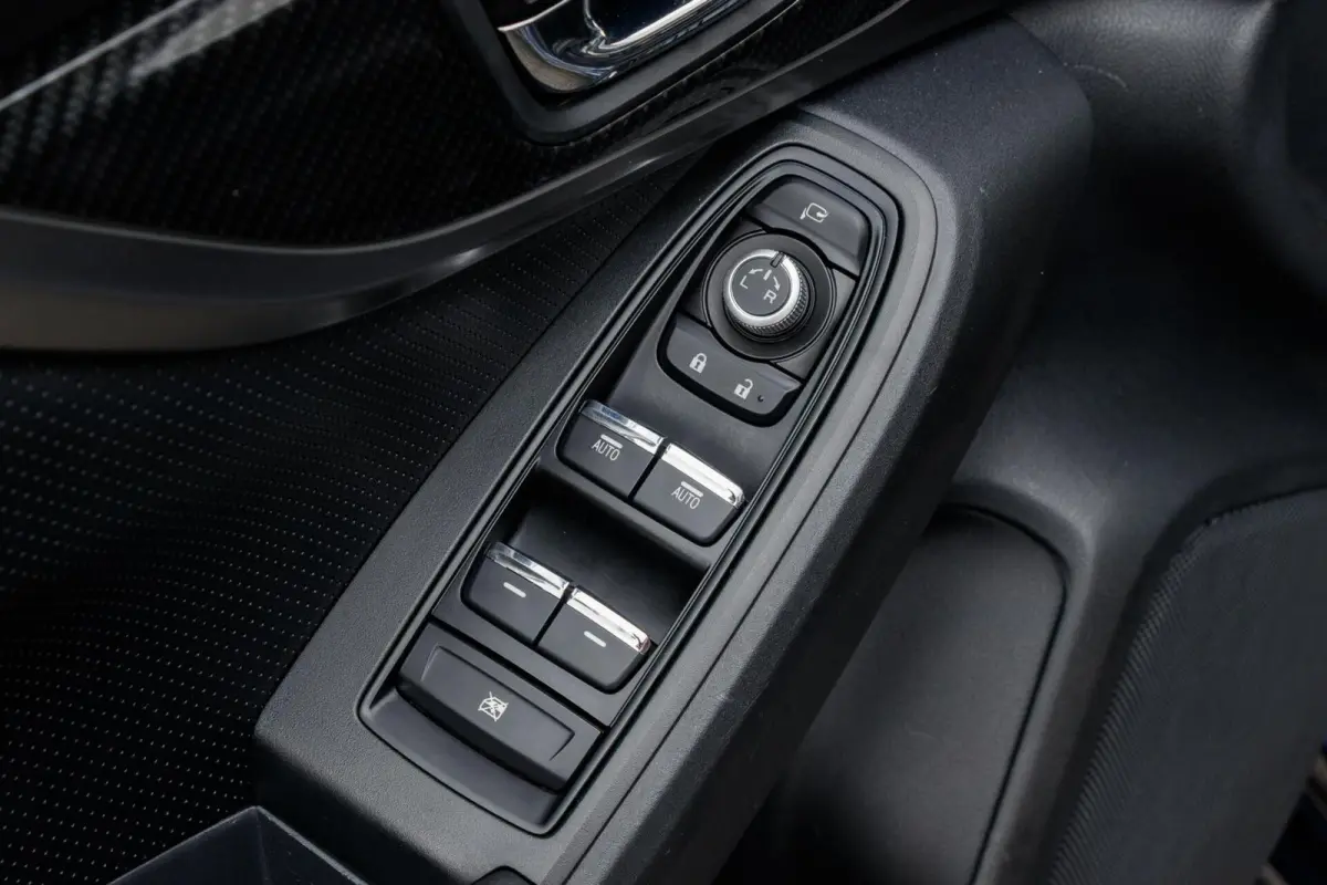 2.0i CVT Premium | Eyesight | Trekhaak | Navigatie | Lederen bekleding |