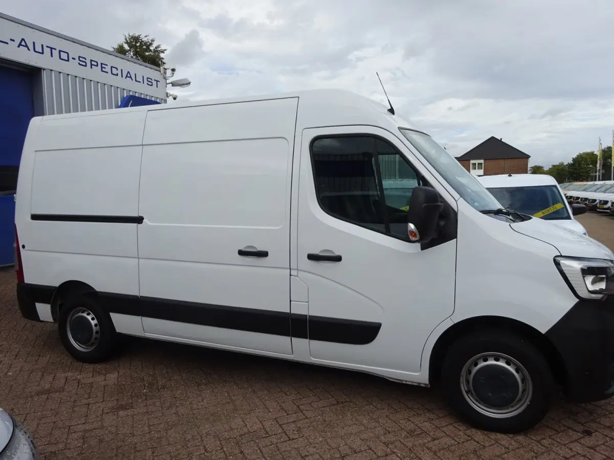 T35 2.3 dCi 135 L2H2 Comfort Groot NAVI AIRCO TREKHAAK ZEER NETJES