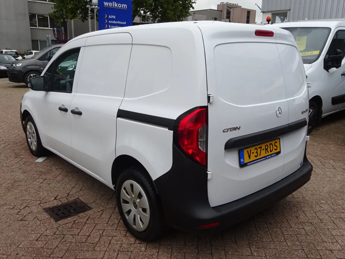 110 CDI L1 MBUX 2 x SCHUIFDEUR CRUISE PDC CAMERA NAVI