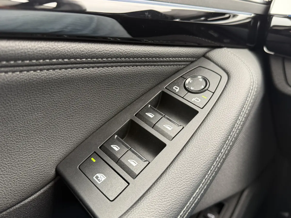 218i Luxury Line Achteruitrijcamera Trekhaak Carplay
