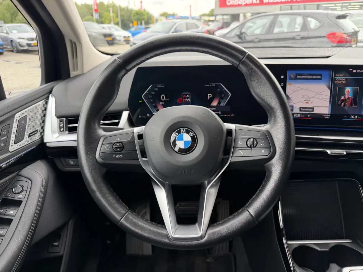 218i Luxury Line Achteruitrijcamera Trekhaak Carplay