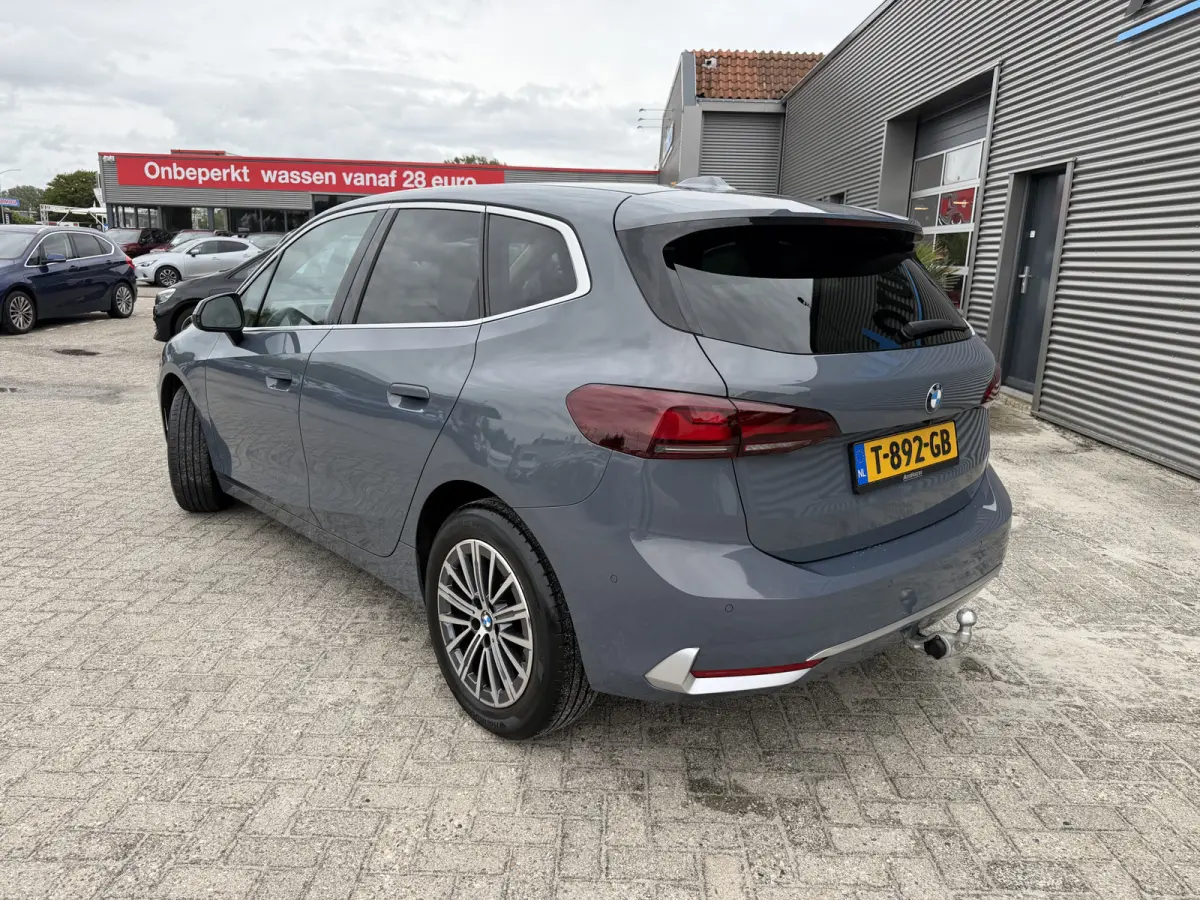 218i Luxury Line Achteruitrijcamera Trekhaak Carplay