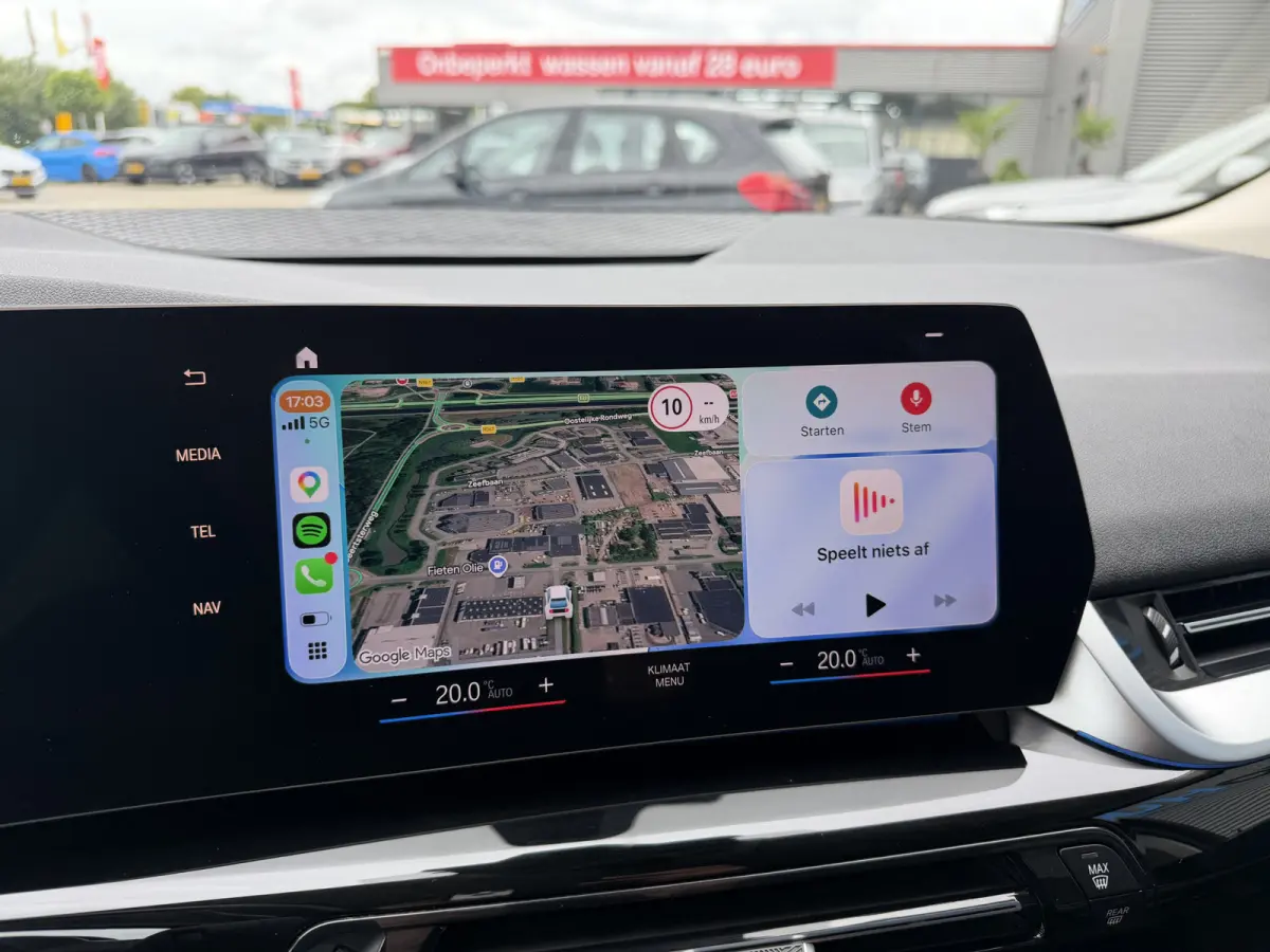 218i Luxury Line Achteruitrijcamera Trekhaak Carplay